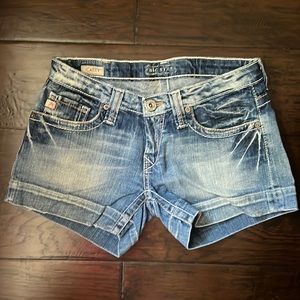 Super chic Big Star denim shorts EUC Size 26 3